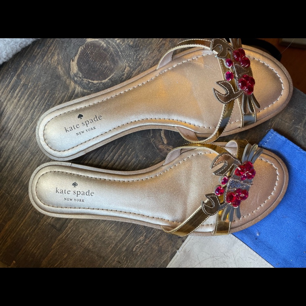 Kate Spade Sebastian Crab Sandals Gold Red - Picture 3 of 5
